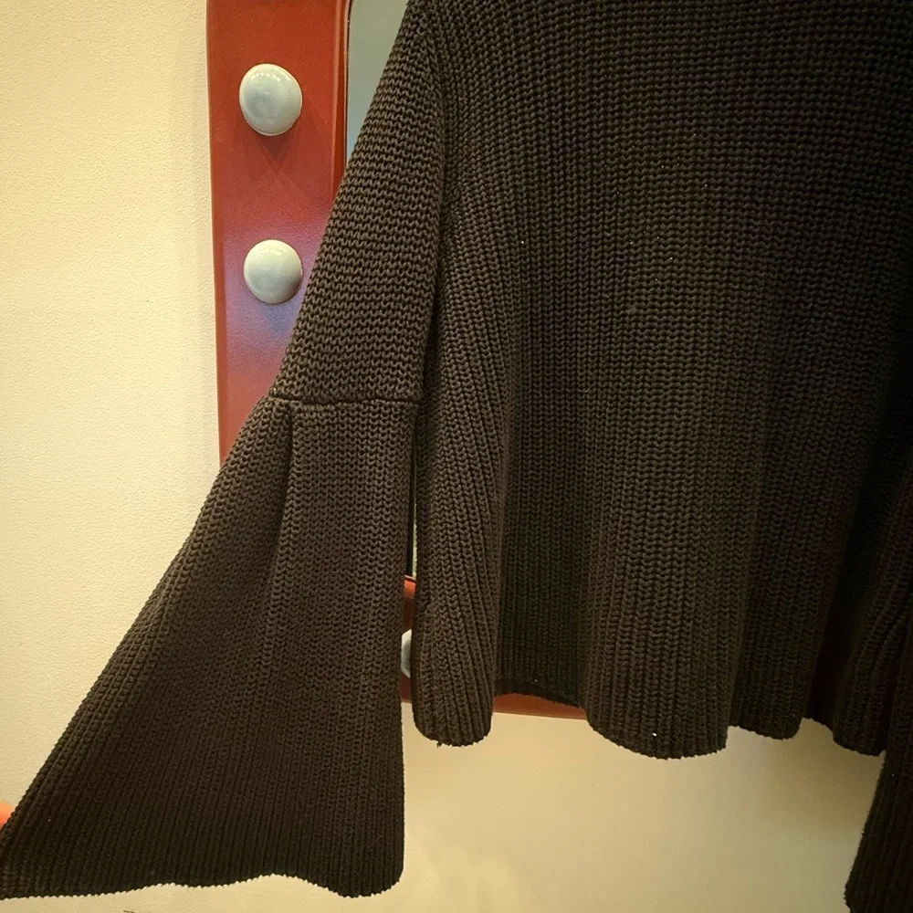 Free People Damsel V-Neck Knit w Bell Sleeves - US M - Picture 5 of 7